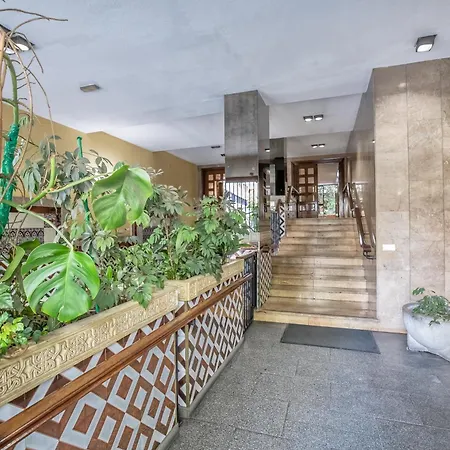 R & T Center - Parking