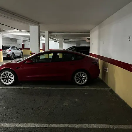 Apartment R & T Center - Parking