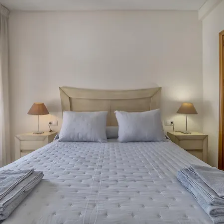 R & T Center - Parking Apartment Cordoba