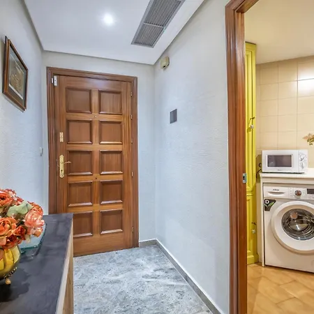 R & T Center - Parking Apartment *